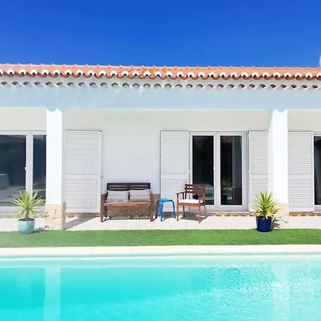 Sonho Do Mar - With Saltwater Pool 4*