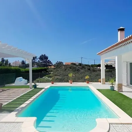 Sonho Do Mar - With Saltwater Pool 4*